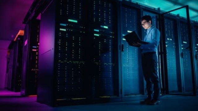 1 Hot Data Center Stock to Buy -- If It Ever Cools Off
