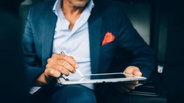 1 Magnificent Growth Stock Down 83% to Buy on the Dip