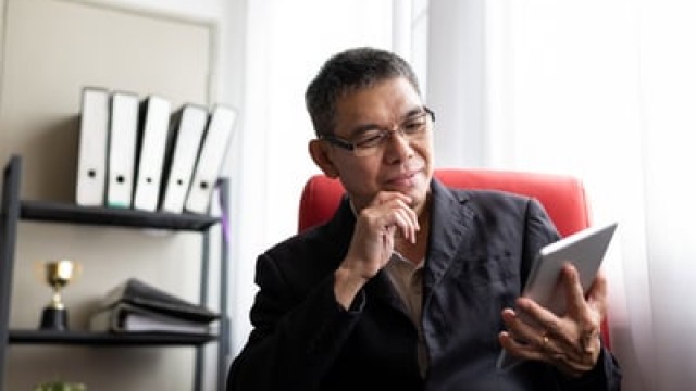 2 Growth Stocks to Buy and Hold Forever