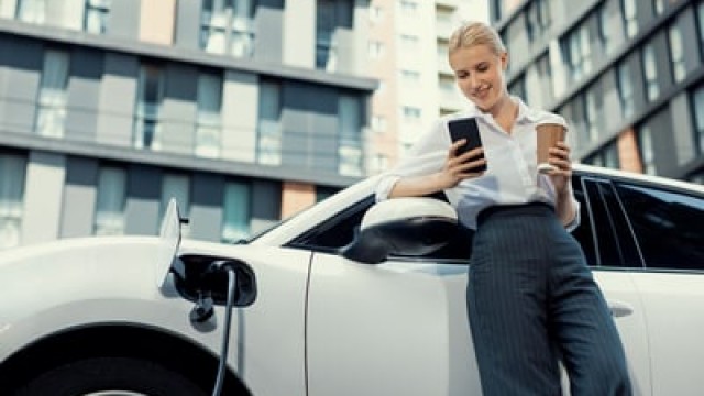 2 Incredibly Cheap Electric Vehicle (EV) Stocks to Buy Now