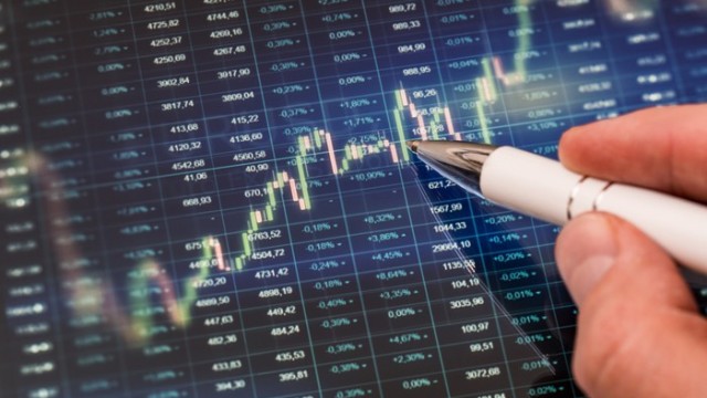 2 Stocks Under $20 Making Moves Today