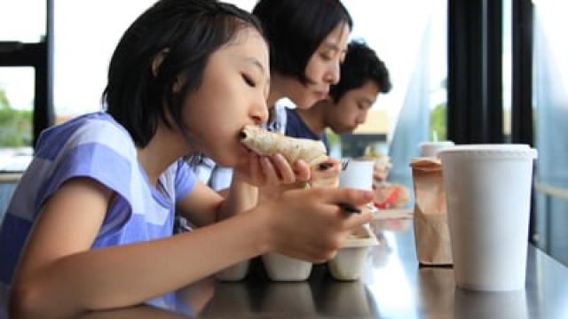 2 Things to Know About Chipotle Stock Before You Buy