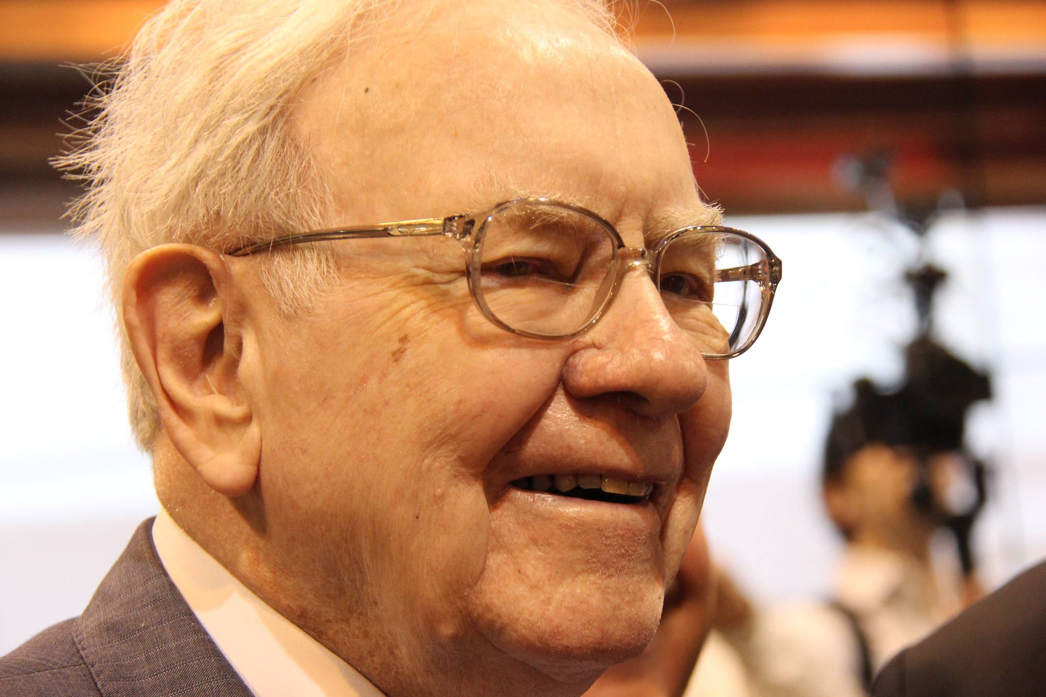 2 Warren Buffett Stocks to Hold Forever