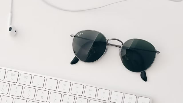 Image de l'article pour 2025 : une année charnière pour les lunettes connectées : Meta investit dans Ray-Ban