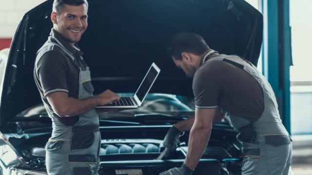 3 Auto Stocks to Capitalize on Aging U.S. Vehicles