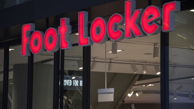 3 Sector Stars Lead Growth: Foot Locker, Shake Shack, Hims & Hers