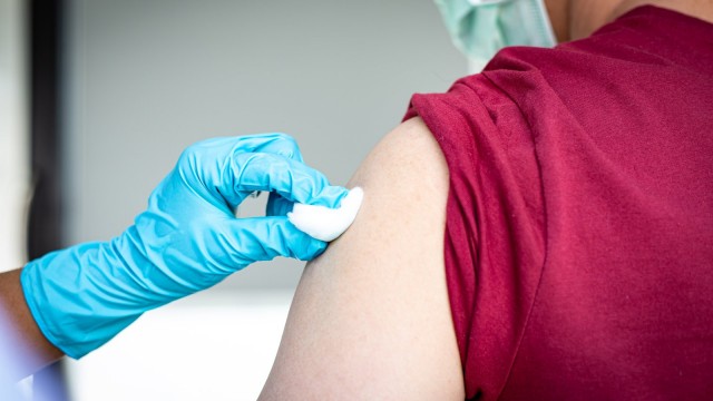 3 Vaccine Stocks to Buy as the FDA Cracks Down on New Variants