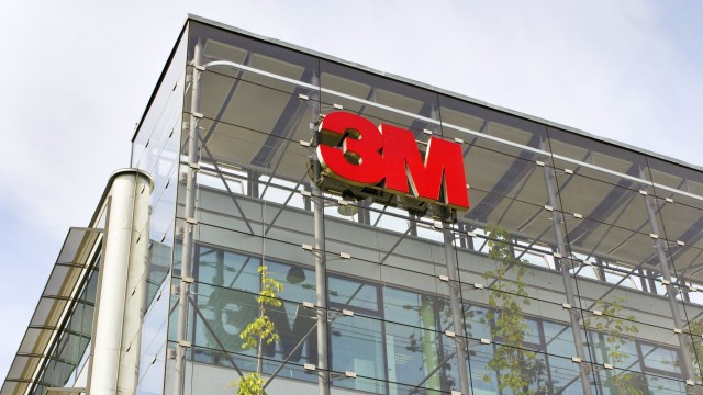 3M stock price forecast and technical analysis: buy, sell, hold?