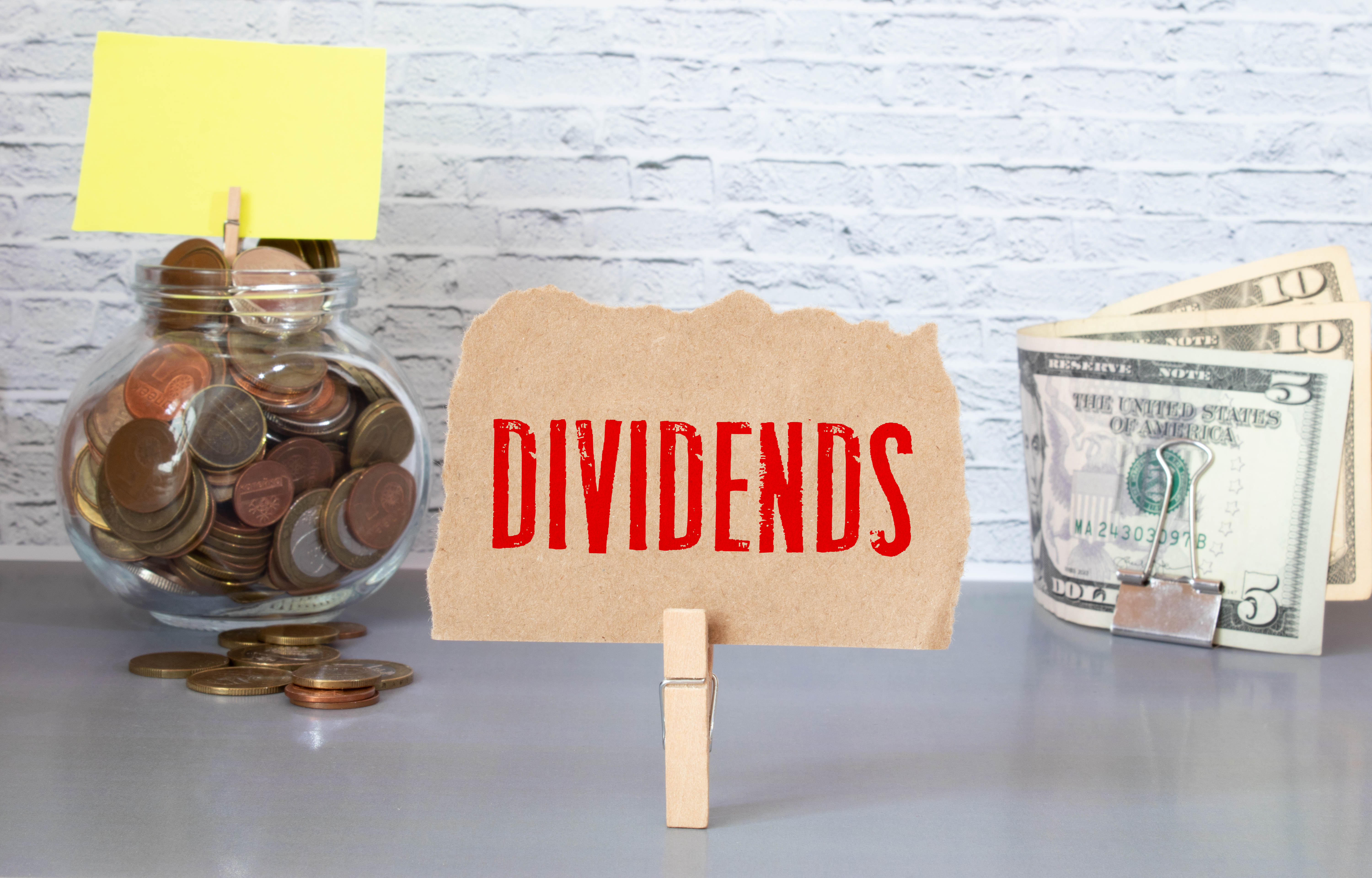 https://images.financialmodelingprep.com/news/5-dividend-stocks-to-buy-with-2000-and-hold-20251006.jpg