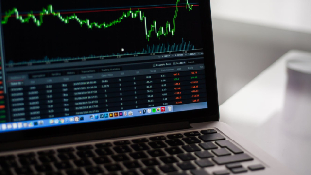 Foto von 5 Value Stocks With Exciting EV-to-EBITDA Ratios to Scoop Up