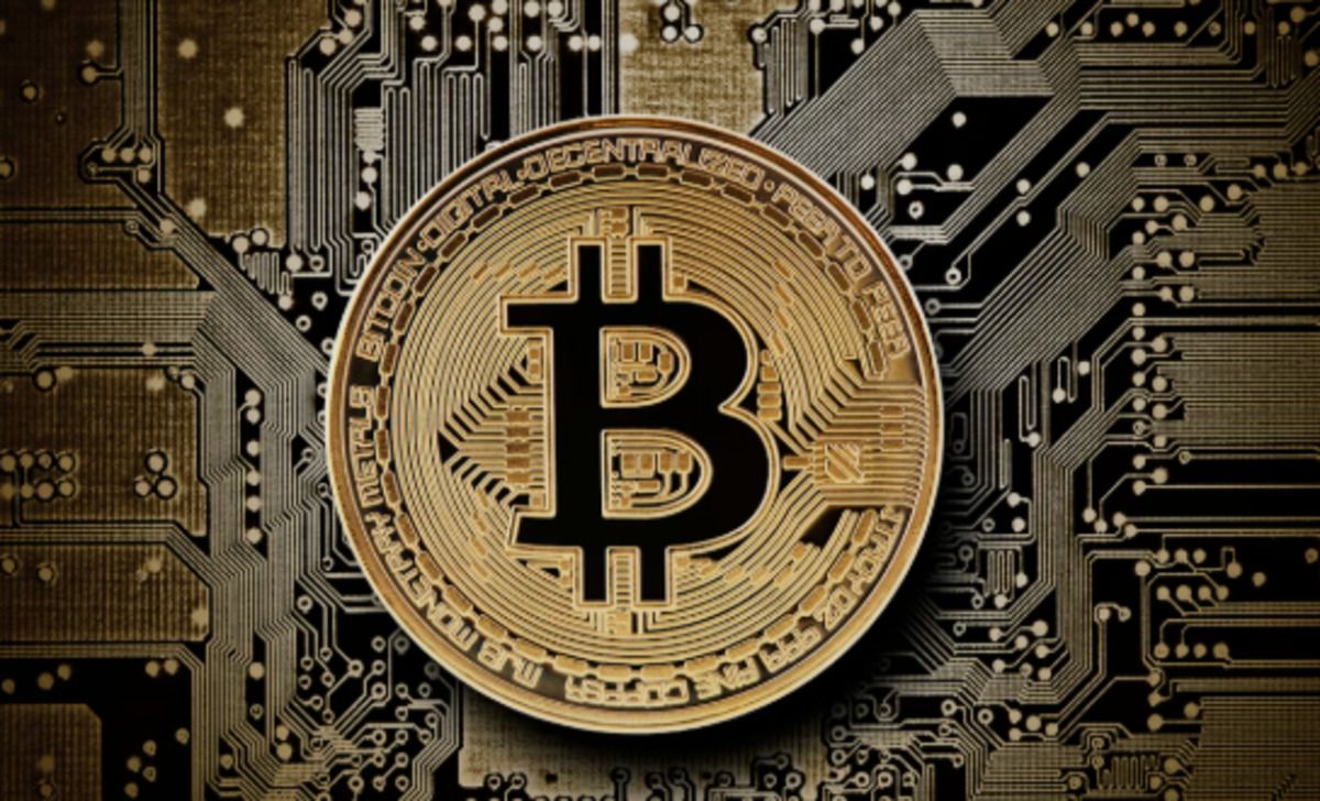 $746M Exits Bitcoin ETFs in 48 Hours as BTC Battles to Hold $76K
