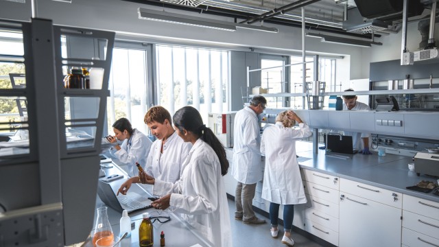 Abbott Laboratories: Buying More Of This Top-Notch Dividend Growth Stock