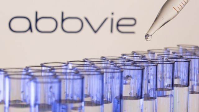 AbbVie's ovarian cancer therapy succeeds in mid-stage trial