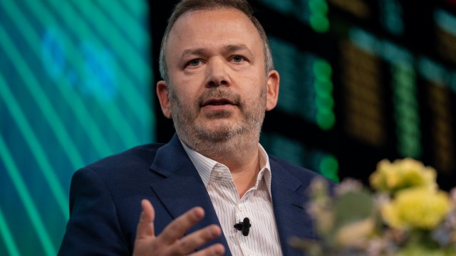 Activist Boaz Weinstein says BlackRock funds are 'crushing shareholder rights'