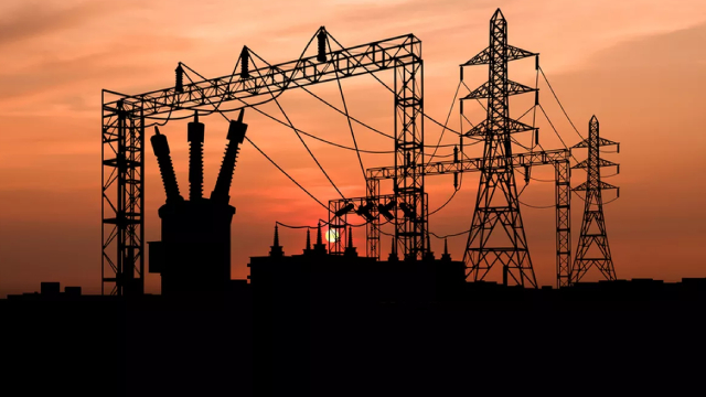AES Stock Loses 41% in a Year: Should You Buy on the Dip?