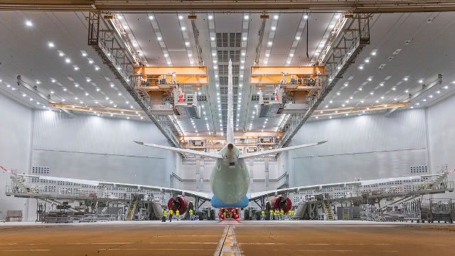 Foto von Airbus Wins $66.5 Billion In Airplane Orders, Delivers 766 Airplanes