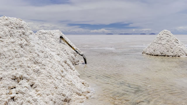 Albemarle concerned about lithium prices, but sees strong long-term demand