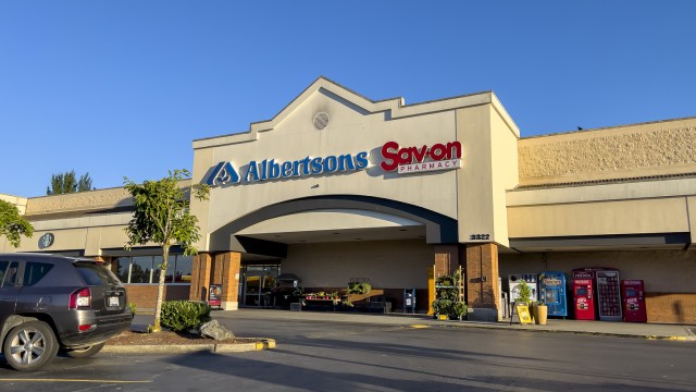 Albertsons: Grocery Chains Shouldn't Trade At These Multiples
