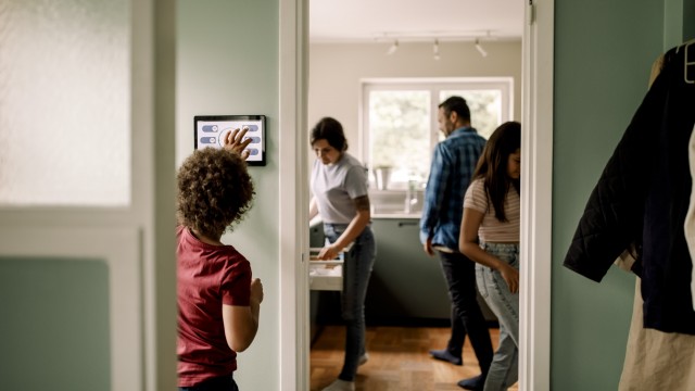 Amazon, Best Buy, Google may soon sell home smart devices, from door cams to TVs, speakers and appliances, with 'hacker-safe' label