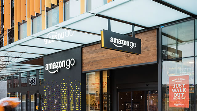 Foto von Amazon Partners With Pet Pharmacy Vetsource to Sell Pet Medications
