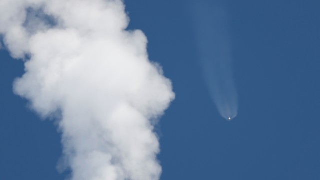 Amazon to deorbit pair of prototype satellites, calling tests successful