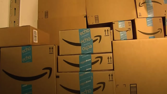 Amazon's Quarter Million Hiring Bet That 2025 Holiday Sales Smash Expectations Despite Tariffs