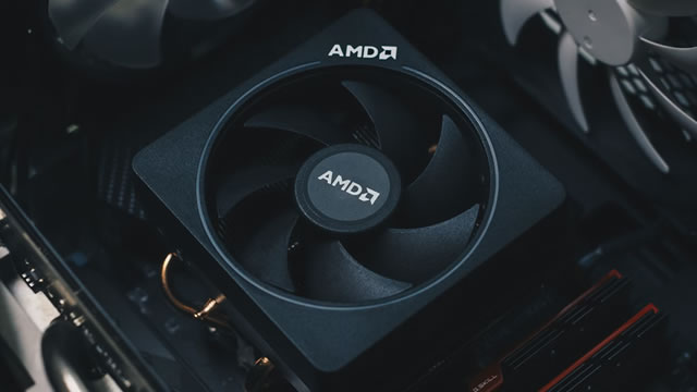 AMD Stock Signals Strong Buy Ahead of Earnings