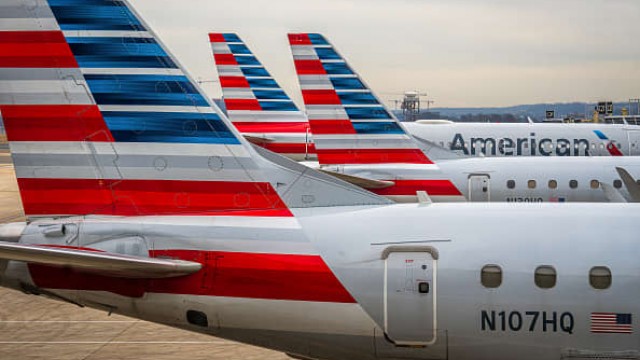 American Airlines cuts outlook, says chief commercial officer will depart