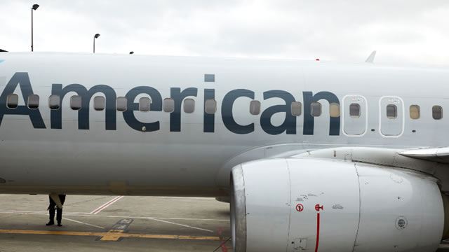 American Airlines Forecasts Another Quarterly Loss on Surging Fuel Costs