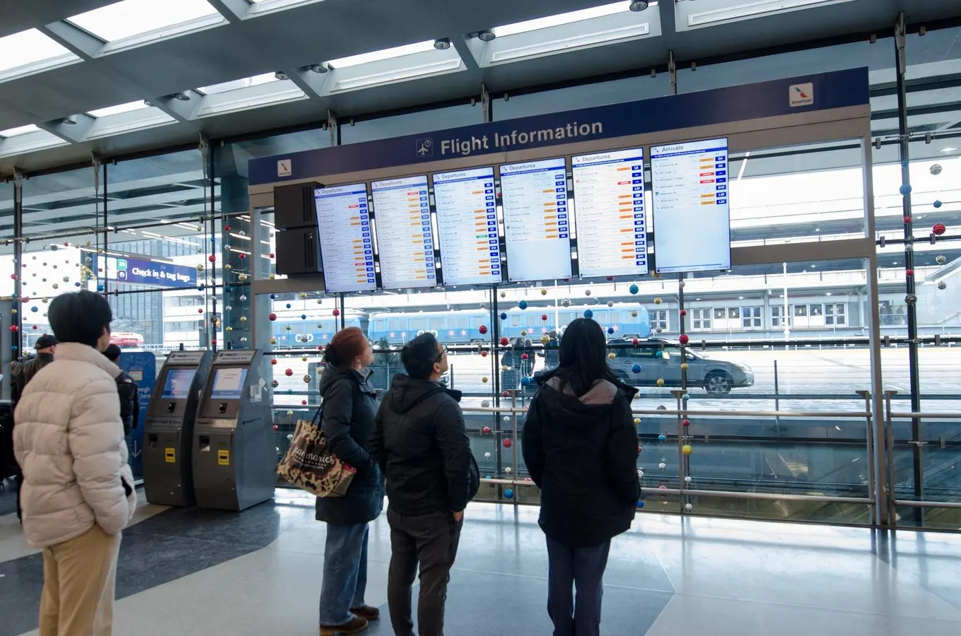 American Airlines Says It Won't Give In To United At Chicago O'Hare