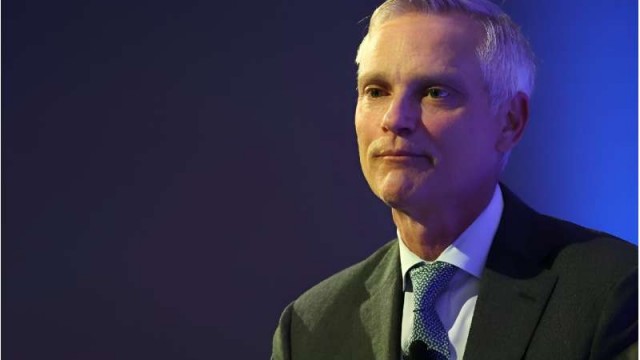 American Airlines shares sink as it lowers demand outlook