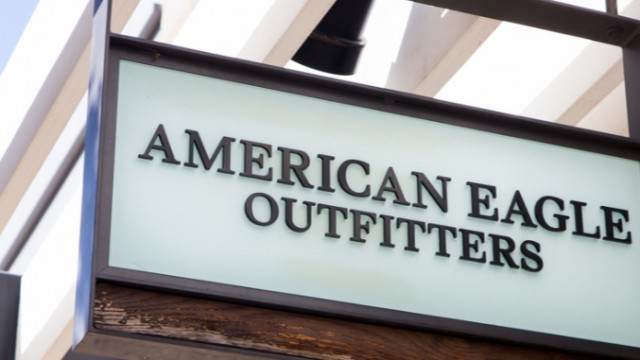 American Eagle Outfitters looks to extend bull run with quarterlies