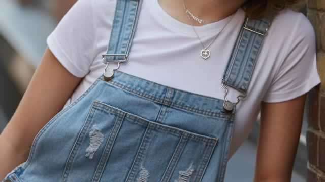 American Eagle Outfitters stock is soaring today, but maybe thank Aerie for the boost, not Sydney Sweeney