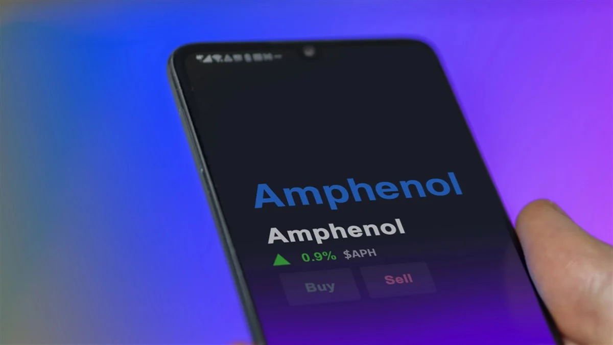 https://images.financialmodelingprep.com/news/amphenol-the-unseen-giant-behind-every-major-tech-trend-20251008.jpg