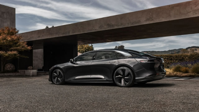 Analyst revises Lucid stock price target as LCID crashes