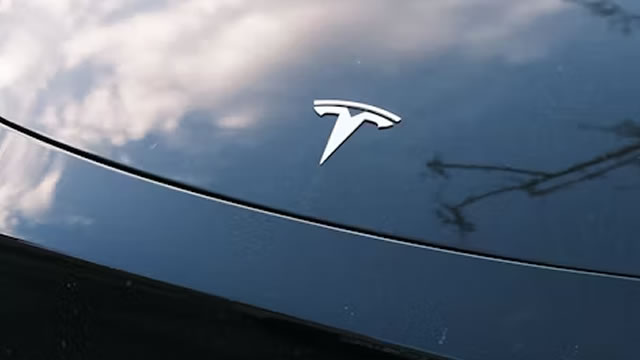 Analyst sets date when Tesla stock will hit $600 after Trump v. Musk feud