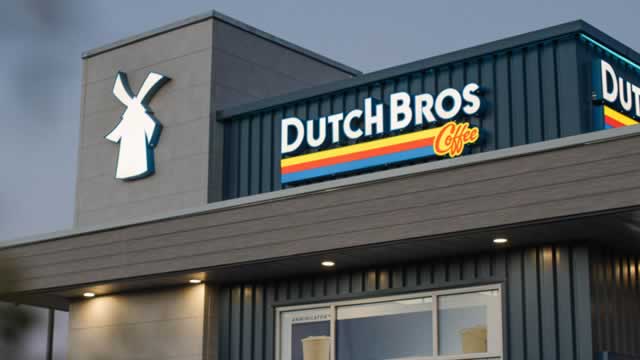 Foto von And Here's Another Reason to Buy Dutch Bros Stock