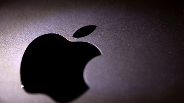 Apple accused in lawsuit of underpaying female workers in California