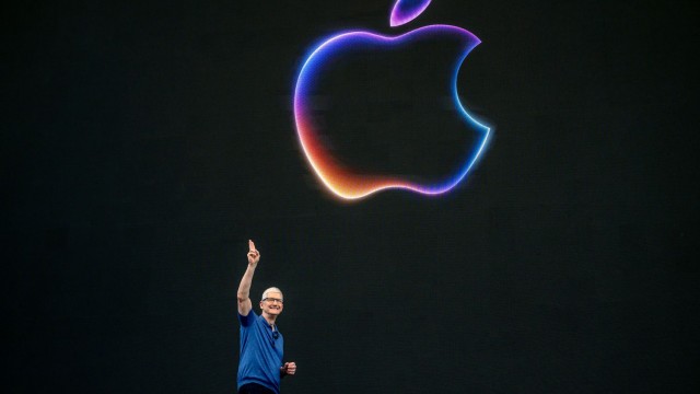 Apple and Microsoft Jostle for Title of World's Most Valuable Company