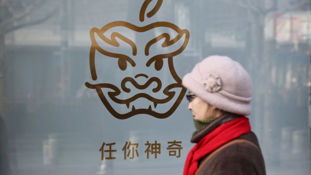 Apple Boosted by China iPhone Shipments on Price Discounts