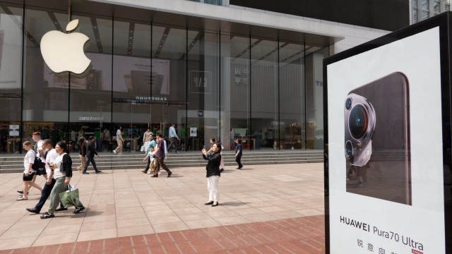 Apple looks to boost sales in China with hefty discounts as e-commerce festival gets underway