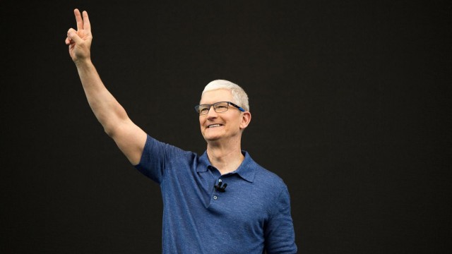 Apple Shares Fall In Premarket As Wall Street Stays Lukewarm On Firm's AI Vision And Musk Blasts OpenAI iPhone Plans