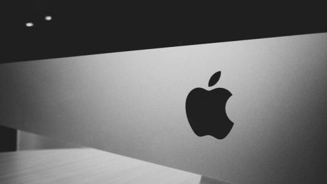 Apple worker's tax form showed he made $10,000 more than a woman doing the same job: Now she's suing