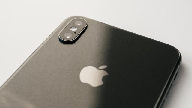 Apple's AI Plan Delivers a Wall Street Upgrade. Now It Needs the Same From Consumers.