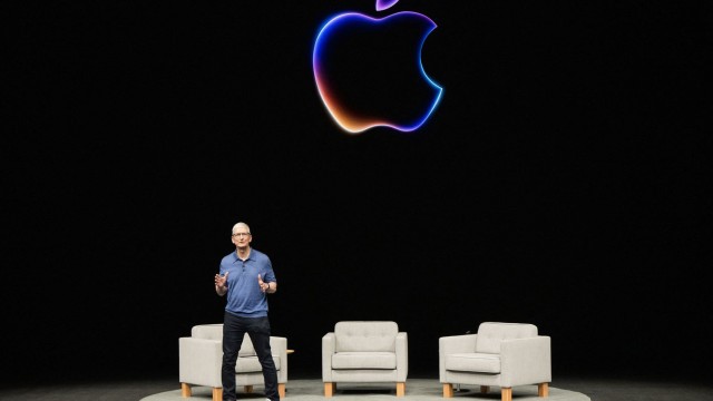 Apple's Stock Surge Powers Gains for Some Tech-Focused ETFs