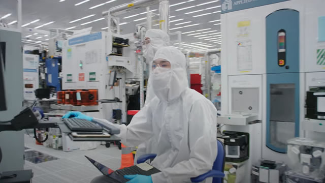 Applied Materials Shrugs Off Revenue, Earnings Beat