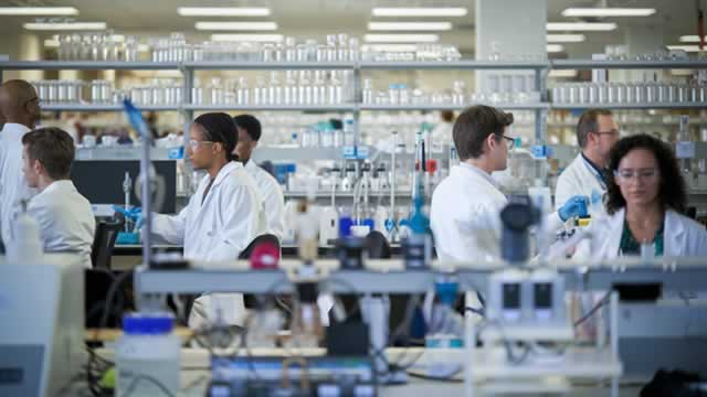 Are Investors Undervaluing Pfizer (PFE) Right Now?