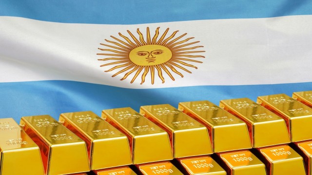 Argentina's Milei moves sovereign gold abroad, raising concerns about seizure – El Pais
