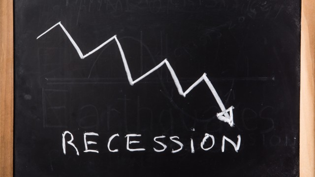 As Recession Risk Abates, Get S&P 500 Income Exposure