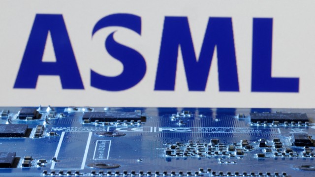 ASML, Belgium's Imec open laboratory to test newest chip-making tool